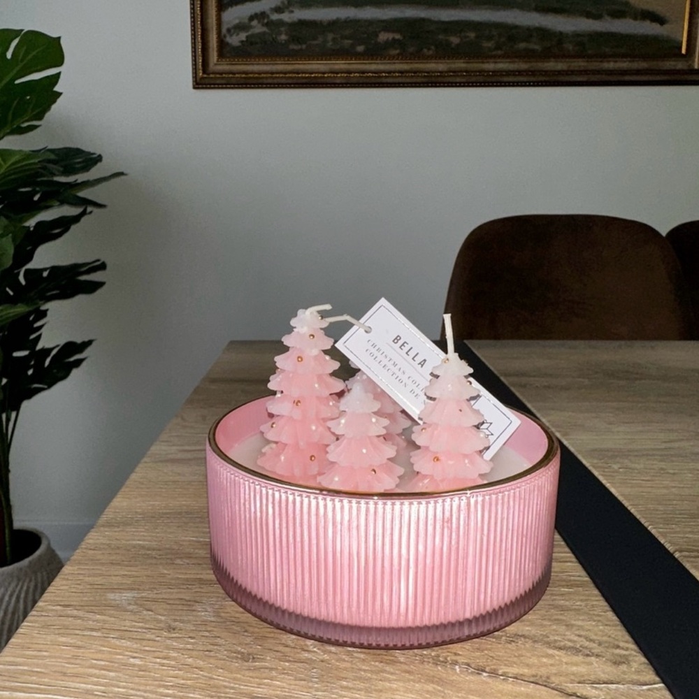 NWT Viral Sparkling Frost Christmas Tree Glass Candle by Bella Lux, Baby Pink 🕯️